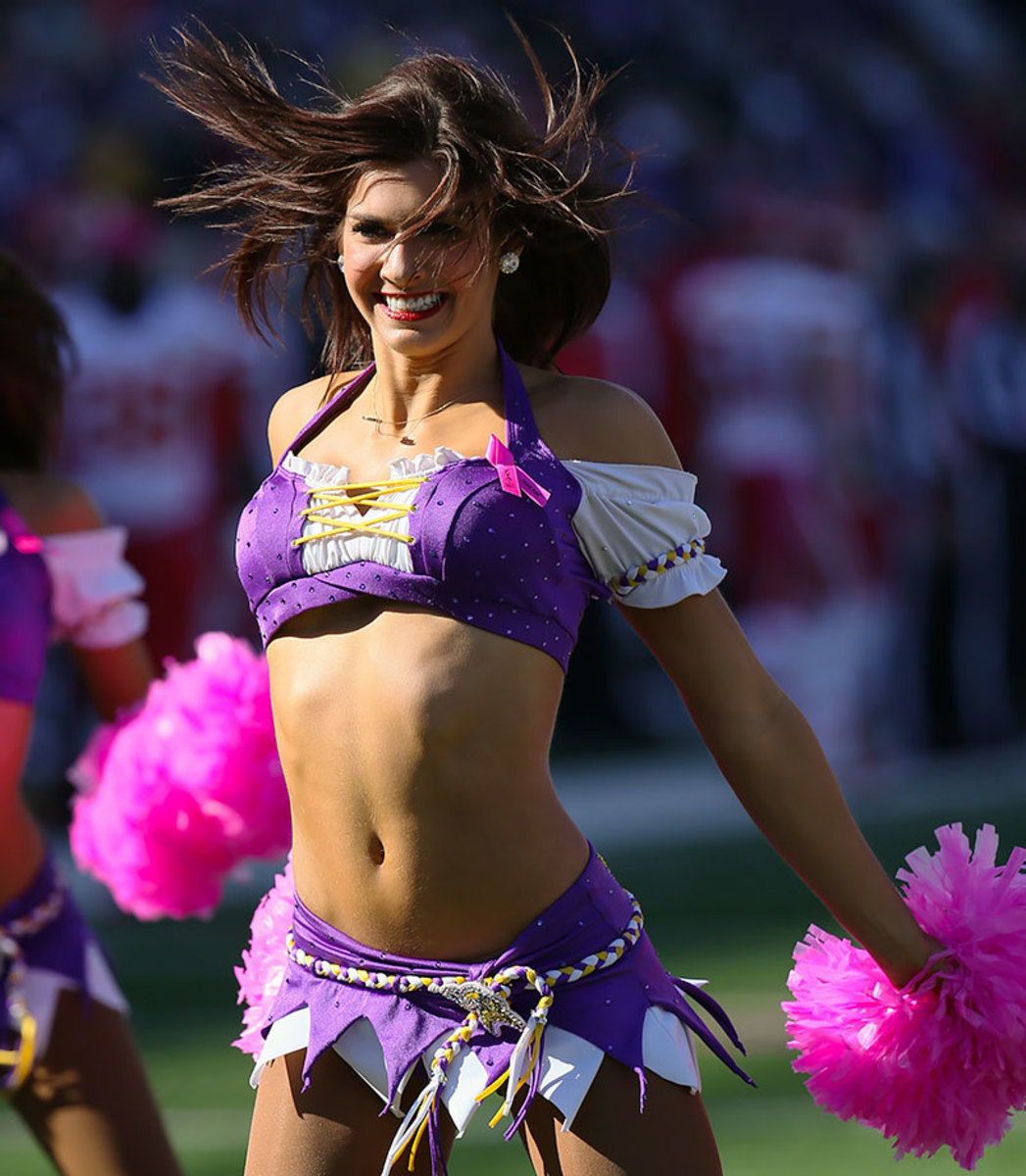 Minnesota-Vikings-cheerleaders-252151018003_Chiefs_at_Vikings.jpg