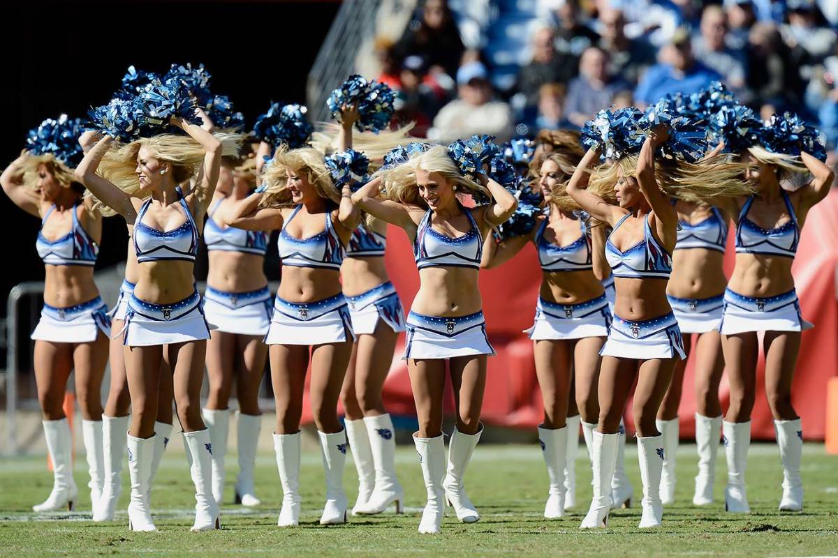 Tennessee-Titans-cheerleaders-AP_890871884943.jpg