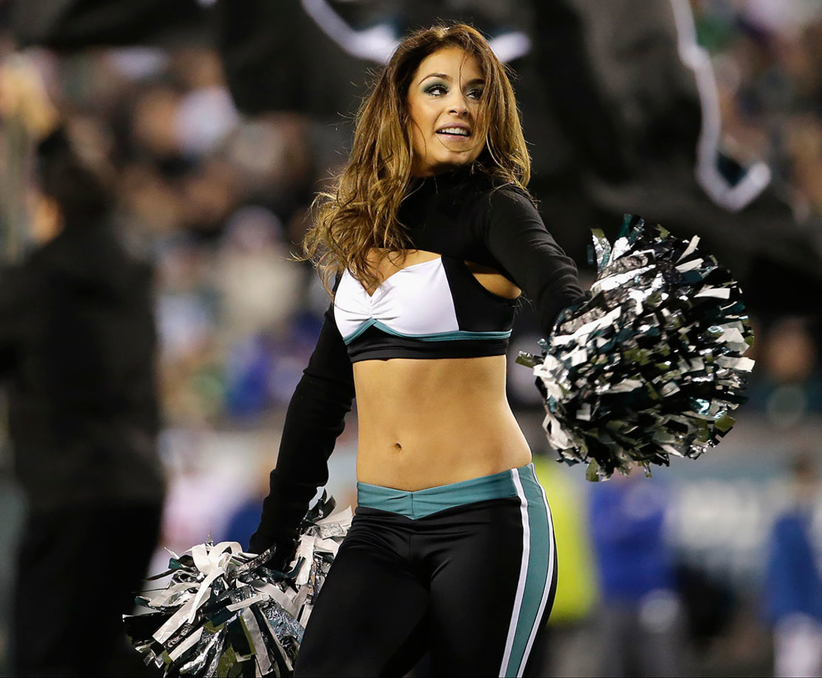 Philadelphia-Eagles-cheerleaders-AP_646211674342.jpg