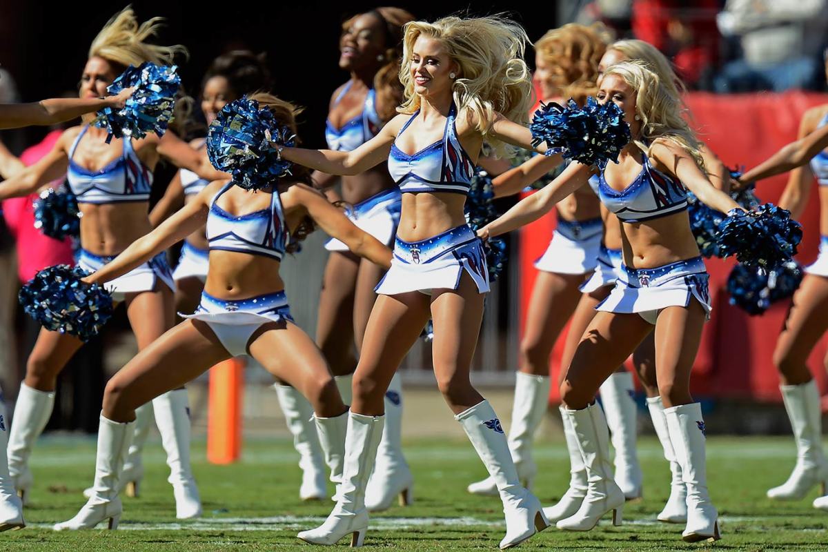 Tennessee-Titans-cheerleaders-AP_467256401305.jpg