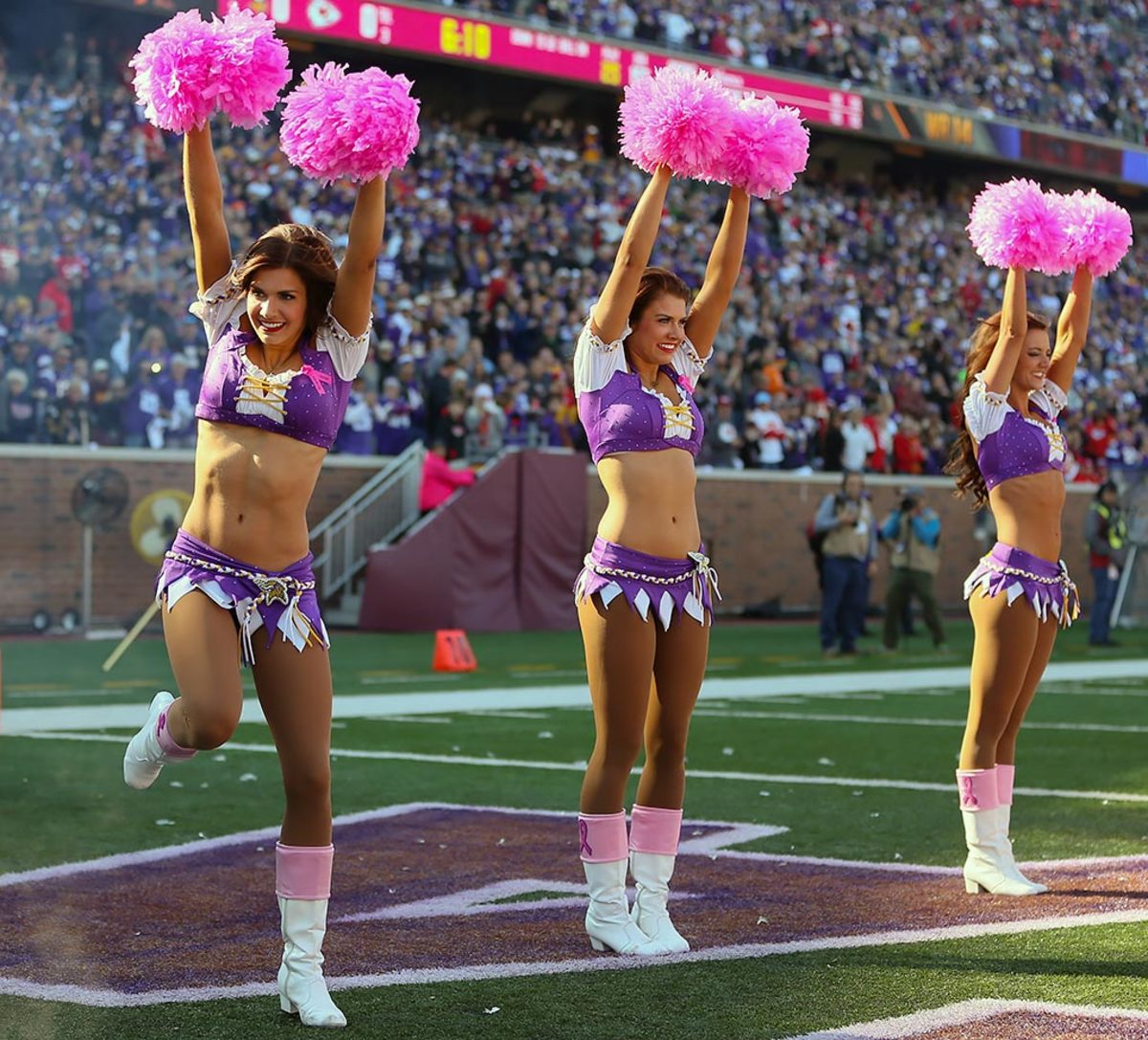Minnesota-Vikings-cheerleaders-252151018035_Chiefs_at_Vikings.jpg