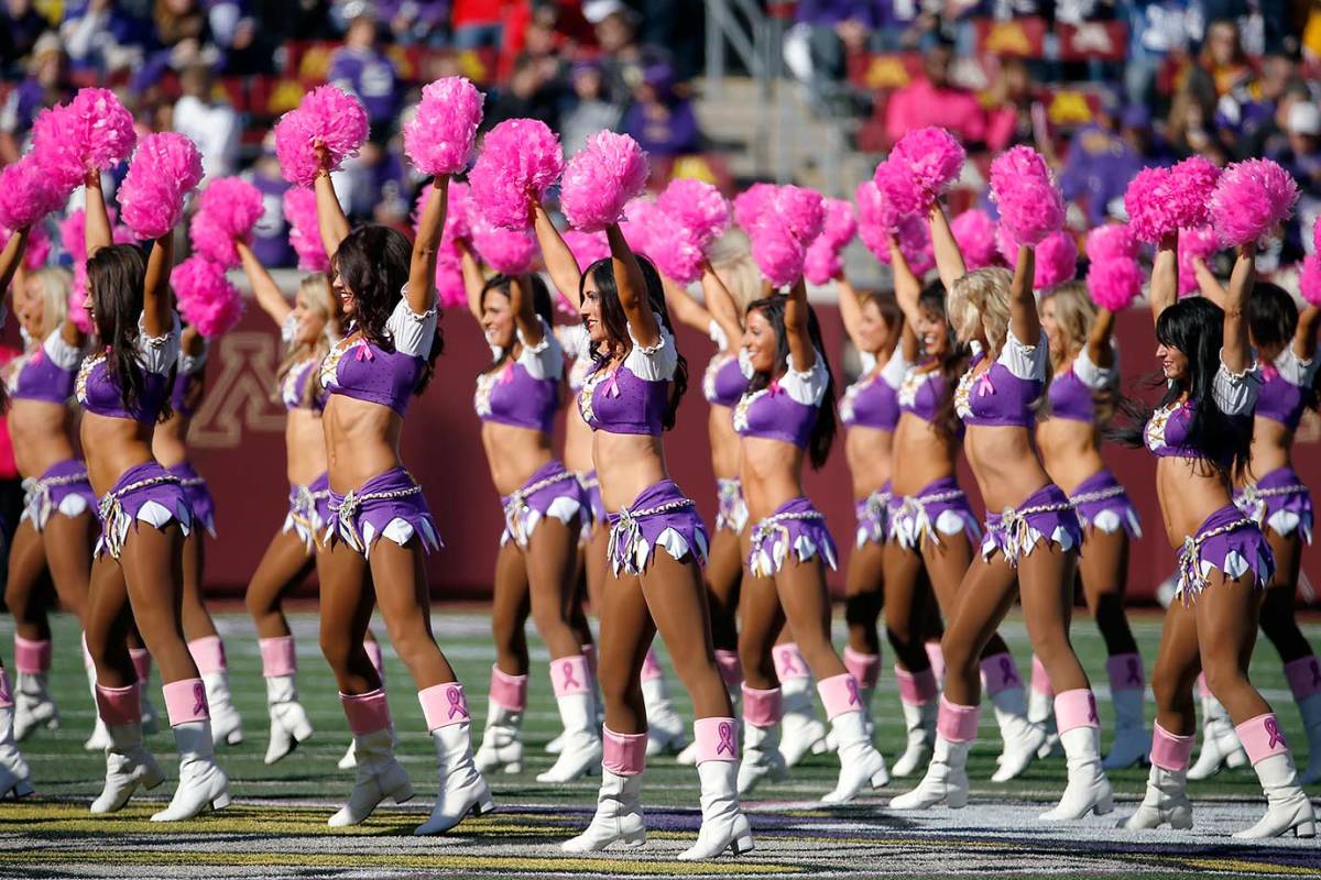 Minnesota-Vikings-cheerleaders-AP_304206459925.jpg