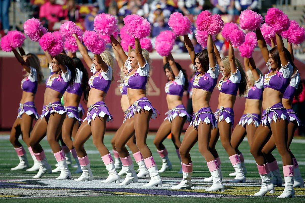 Minnesota-Vikings-cheerleaders-AP_842632244023.jpg