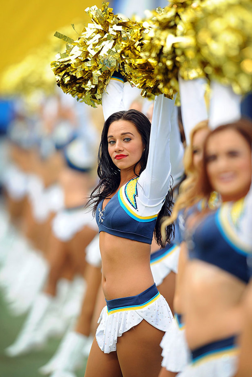 San-Diego-Charger-Girls-cheerleaders-506151004048_Browns_at_Chargers.jpg