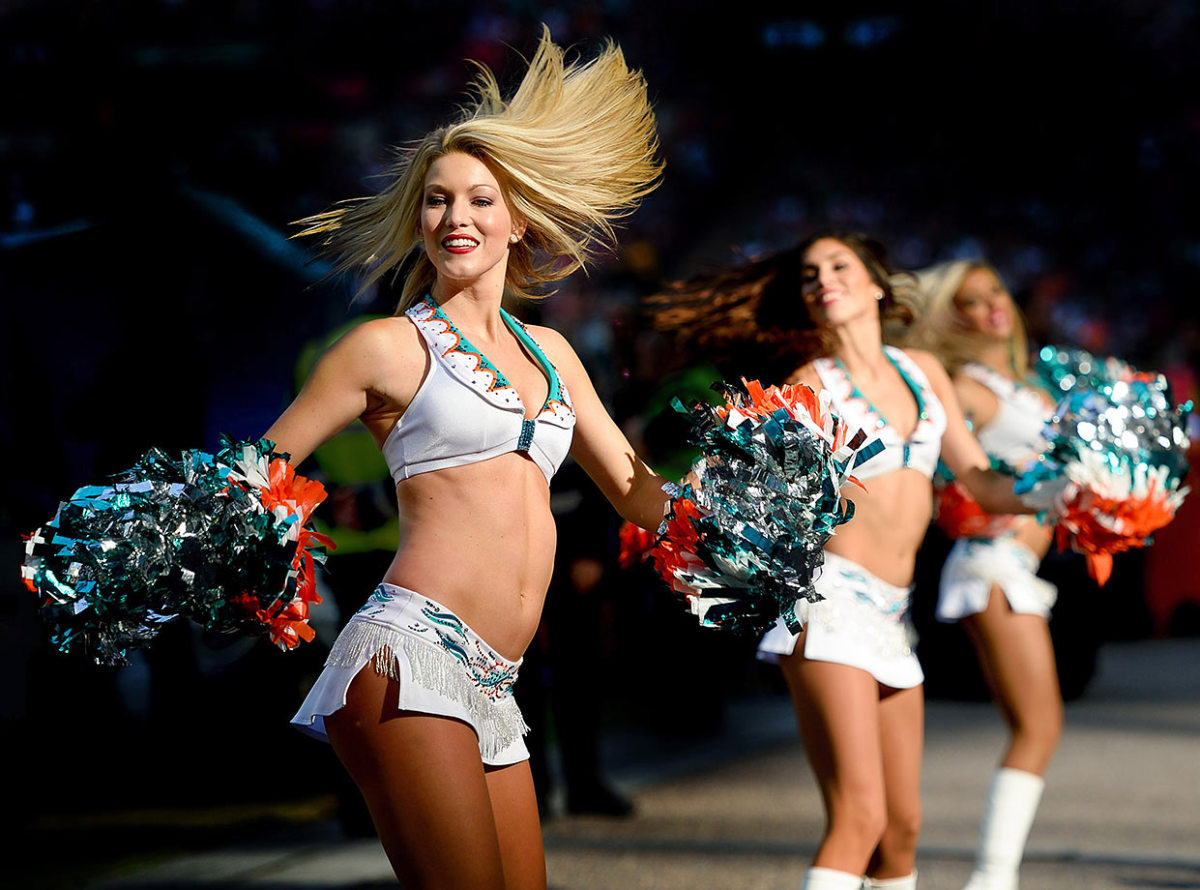 Miami-Dolphins-cheerleaders-GettyImages-491323568_master.jpg