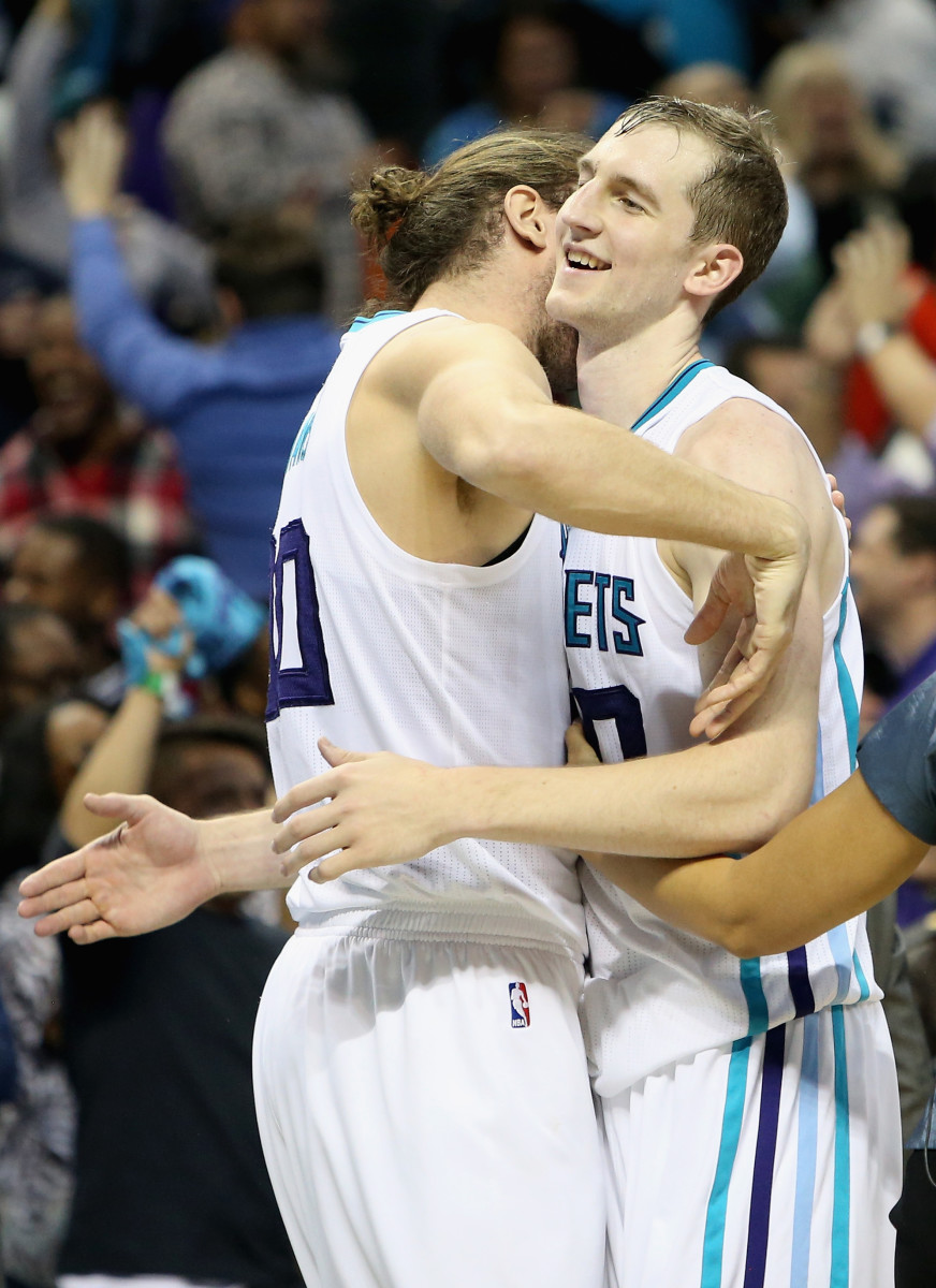 Zeller hits layup with 0.6 left to top Knicks 9593 Sports