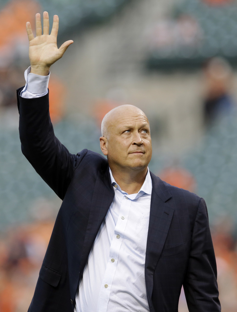 Ripken honored by Orioles in celebration of 2131 game - Sports Illustrated