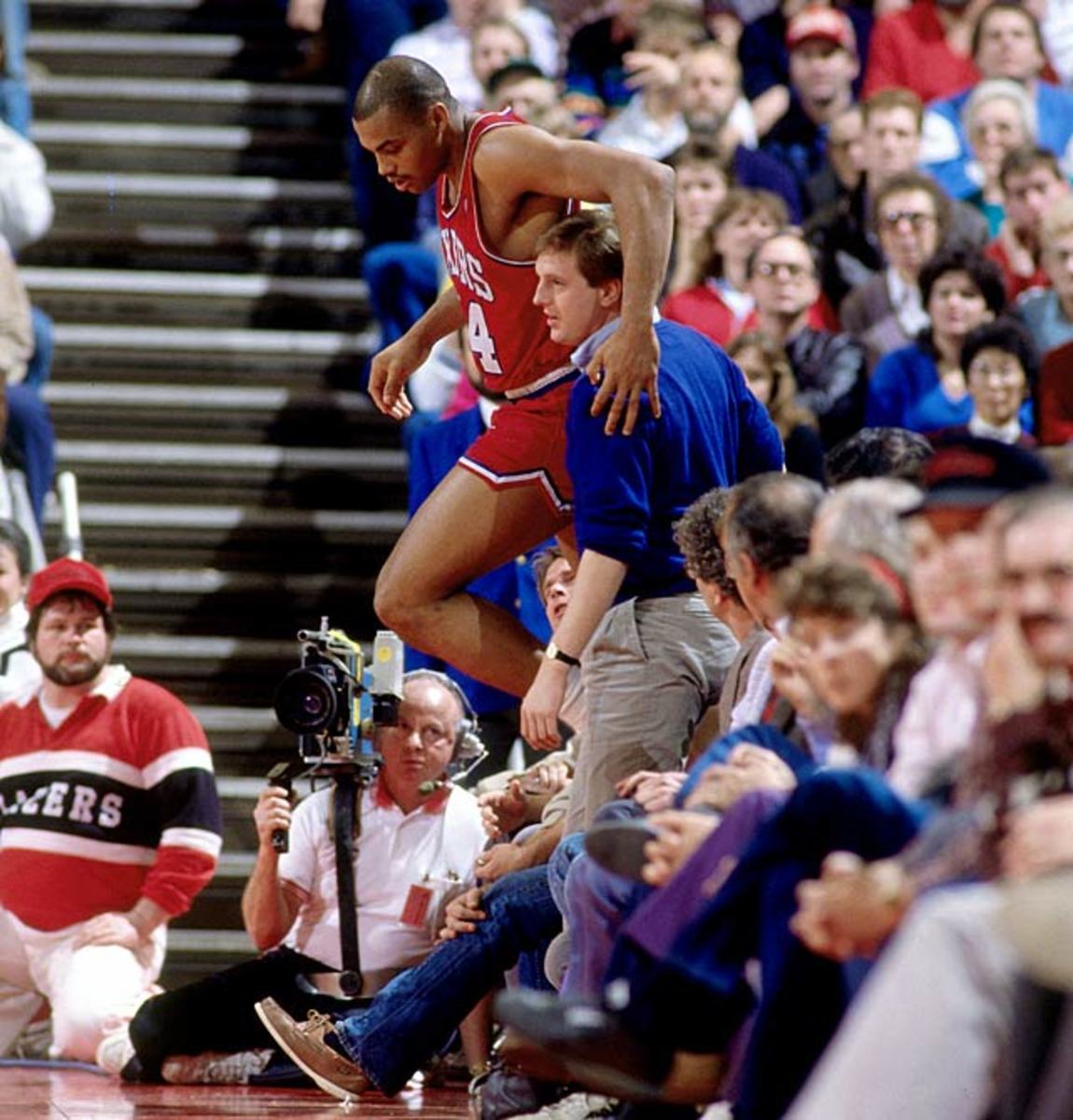 charles-barkley-fan-in-stands.jpg
