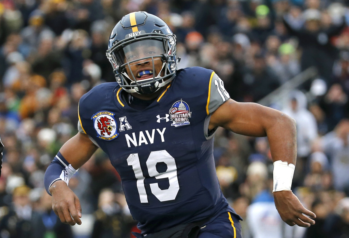 Navy’s Keenan Reynolds sets QB rushing, rushing touchdown records