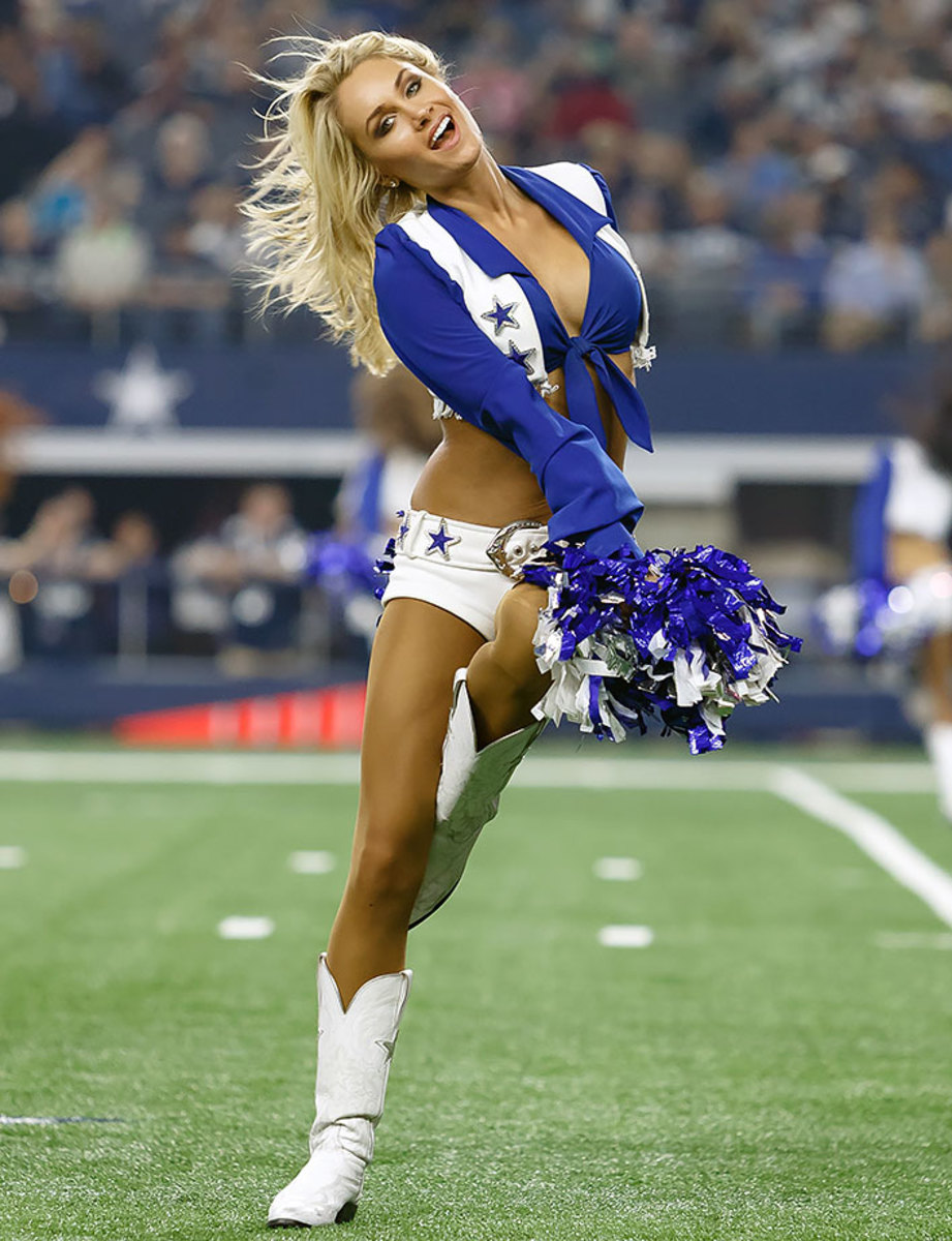 Dallas-Cowboys-cheerleaders-CEY1511262054_Panthers_AT_Cowboys.jpg