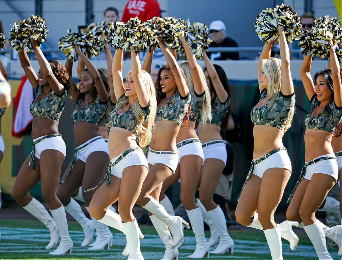 Jacksonville-Jaguars-ROAR-cheerleaders-AP_632100472049.jpg