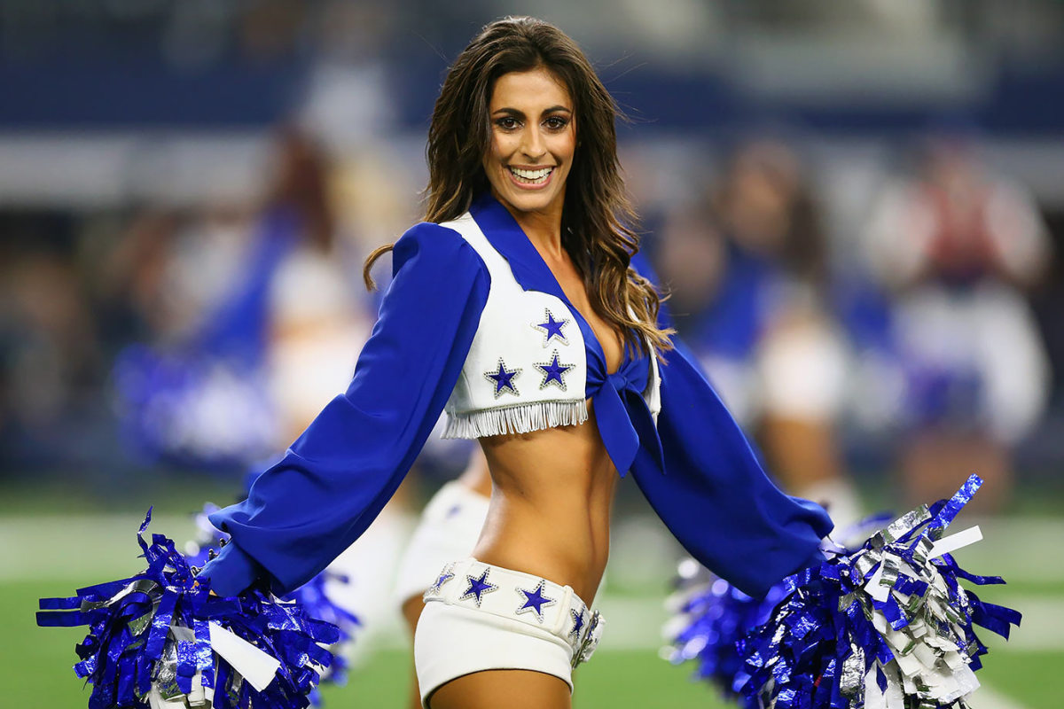 Dallas-Cowboys-cheerleaders-498873576.jpg