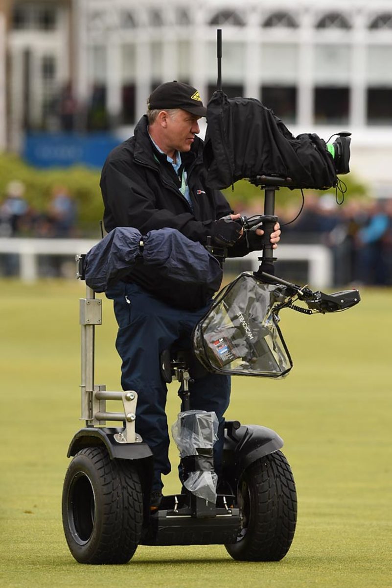 golf-cameraman.jpg