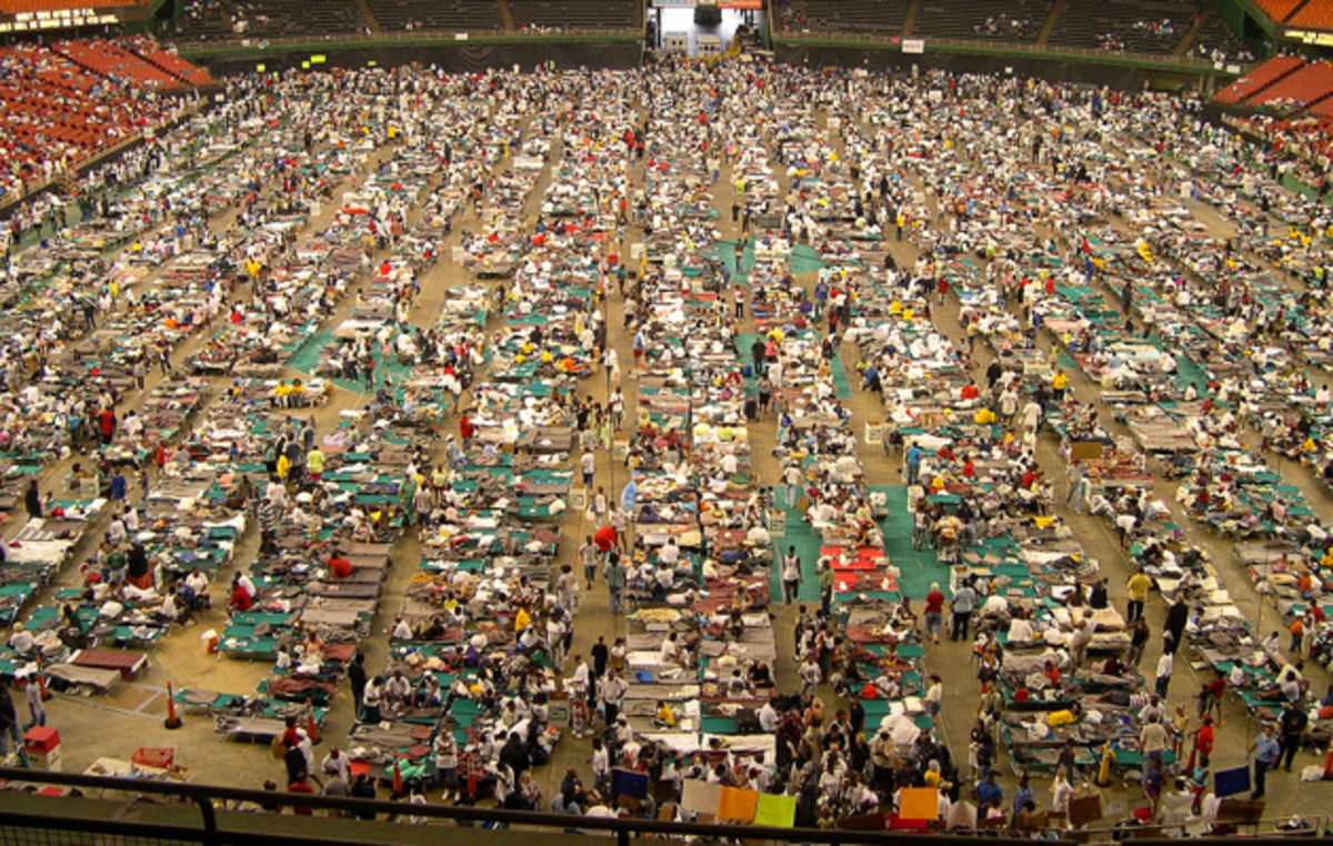 katrina-residents-superdome.jpg
