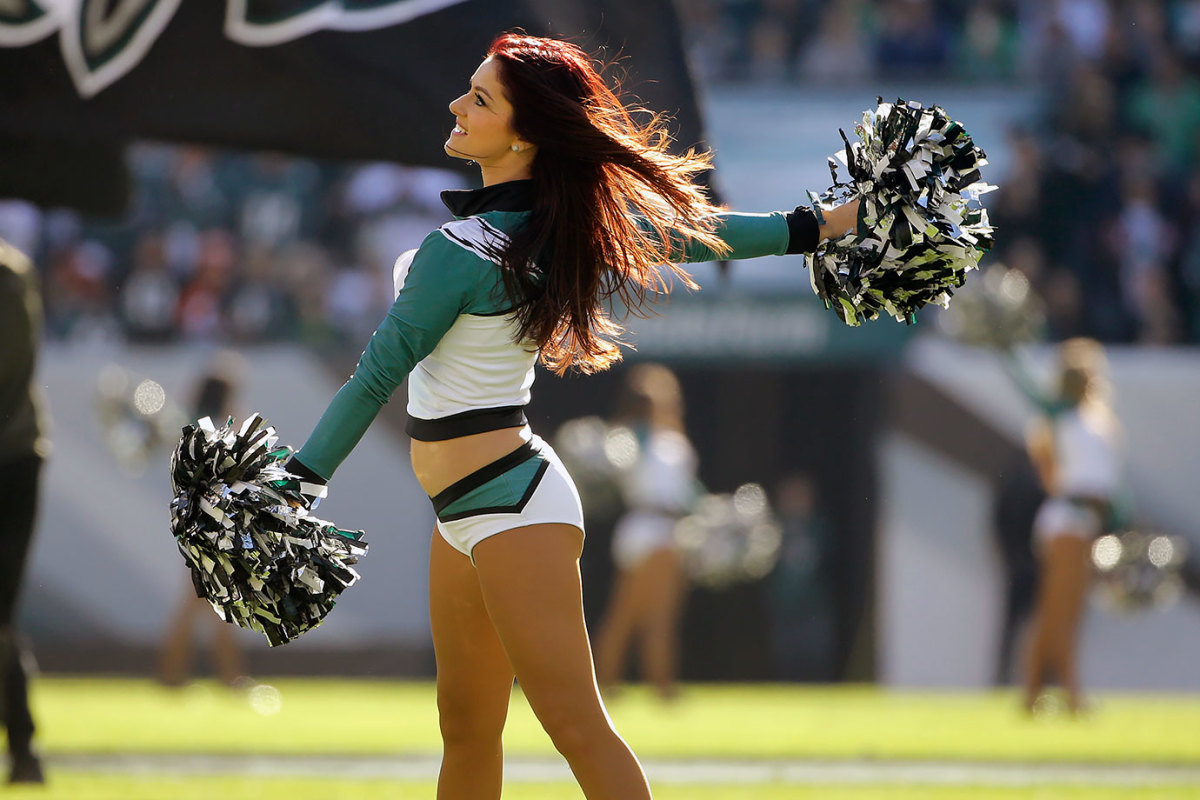 Philadelphia-Eagles-cheerleaders-AP_480937966434.jpg