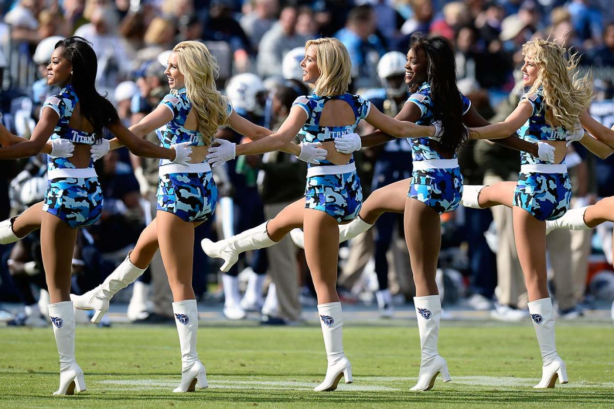 Tennessee-Titans-cheerleaders-AP_523530016852.jpg