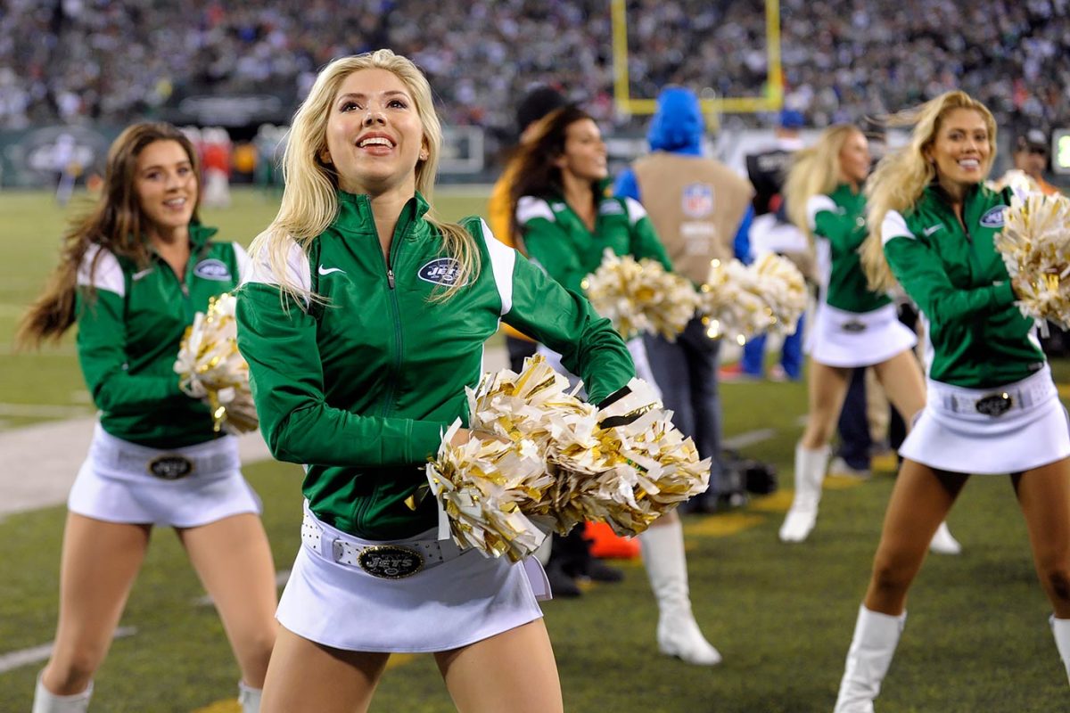 New-York-Jets-Flight-Crew-cheerleaders-AP_958268486206.jpg
