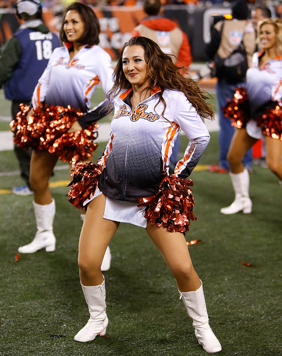 Cincinnati-Bengals-Ben-Gals-cheerleaders-AP_28960511856.jpg