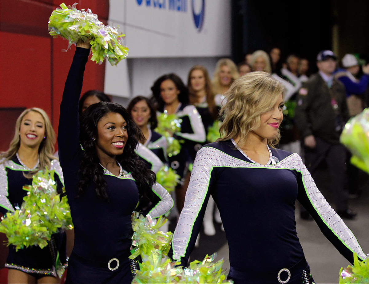 Seattle-Seahawks-Sea-Gals-cheerleaders-AP_756452903738.jpg