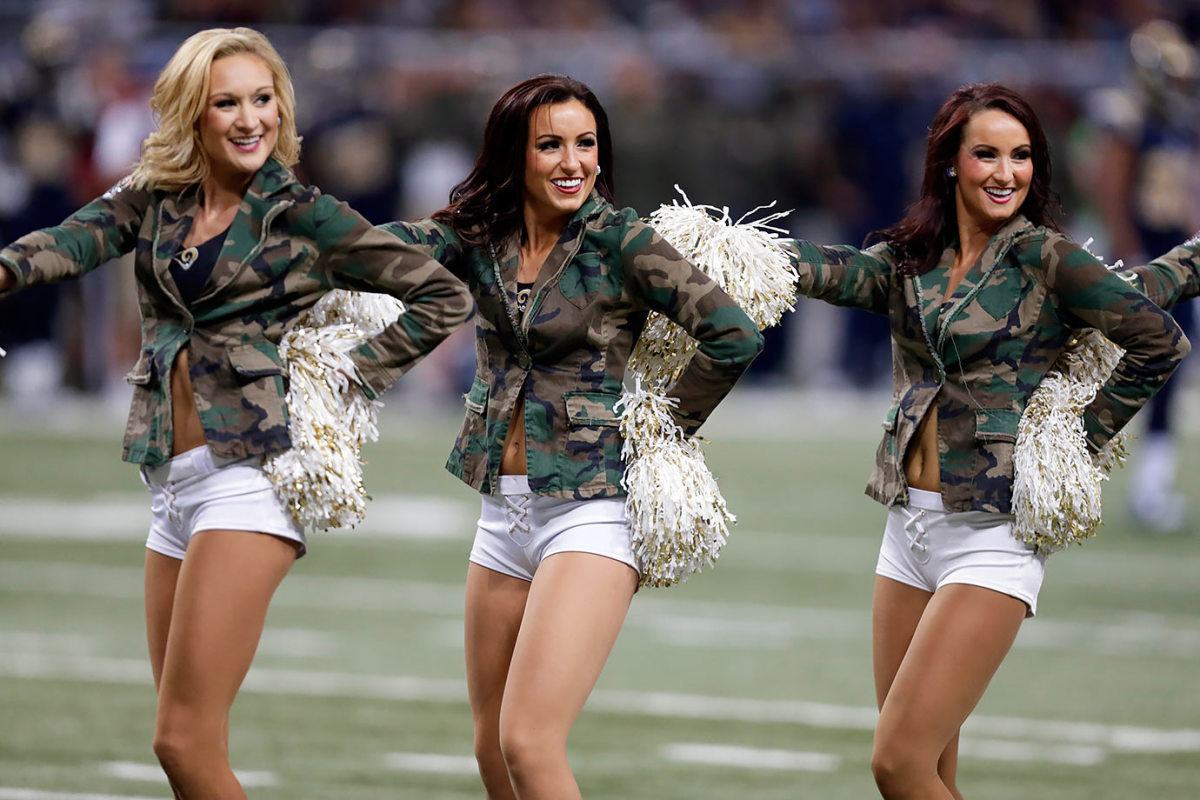 St-Louis-Rams-cheerleaders-AP_300815079741.jpg