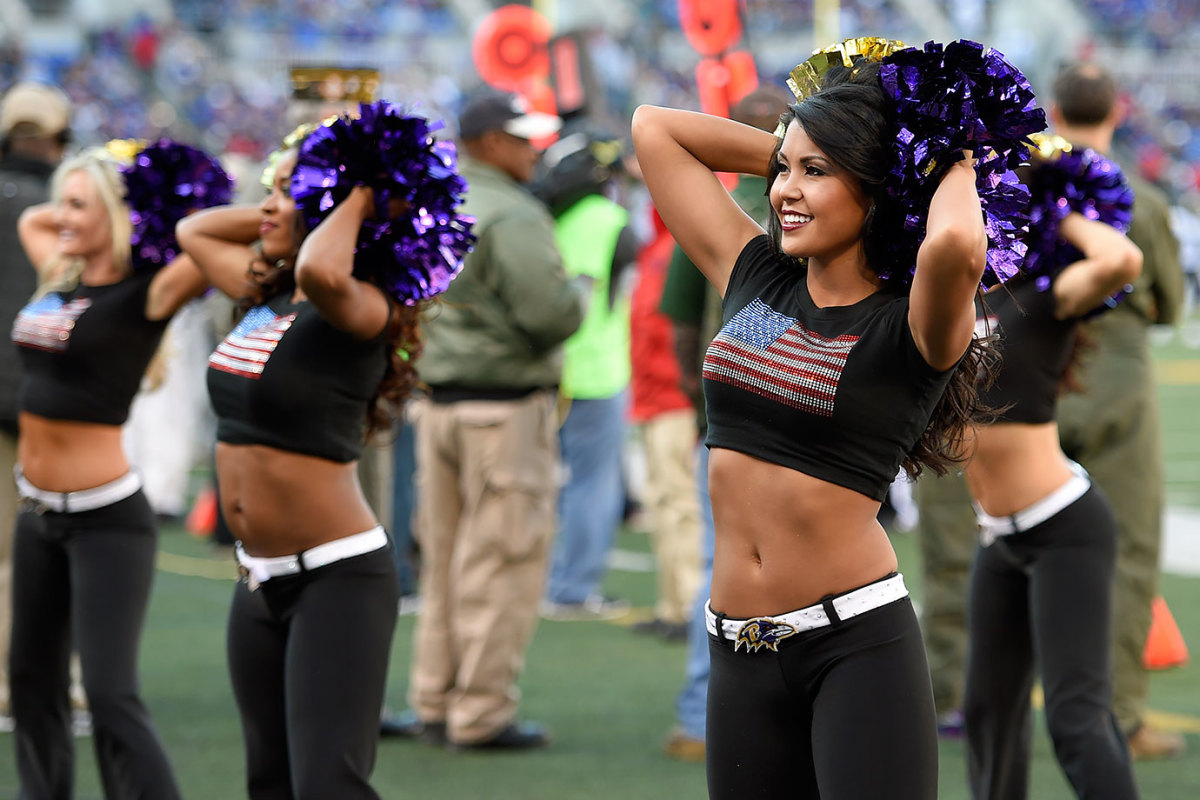 Baltimore-Ravens-cheerleaders-AP_119194572086.jpg