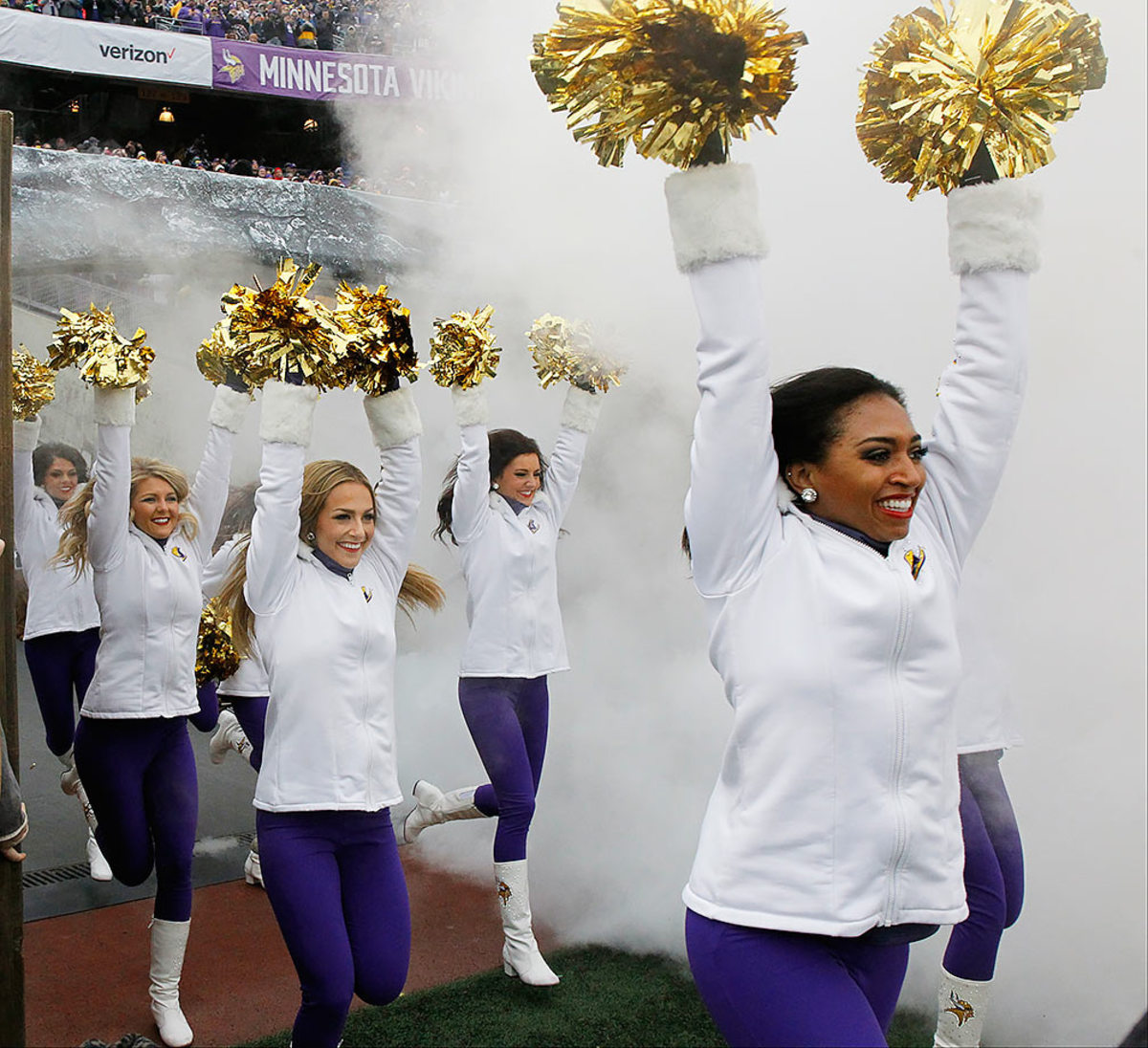 Minnesota-Vikings-cheerleaders-AP_340330563763.jpg