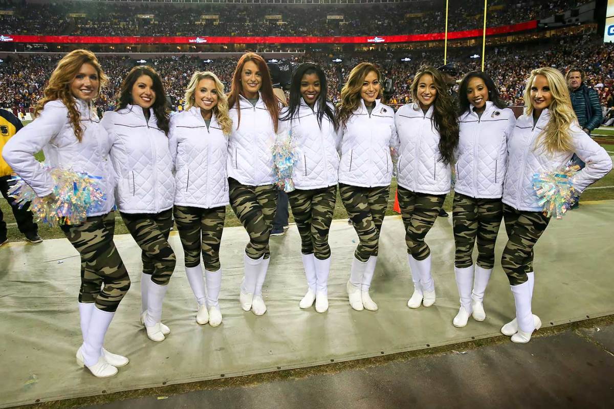 Washington-Redskins-cheerleaders-BEA_4444A.jpg