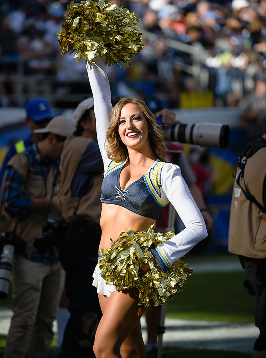 San-Diego-Charger-Girls-cheerleaders-AP_207945784363.jpg