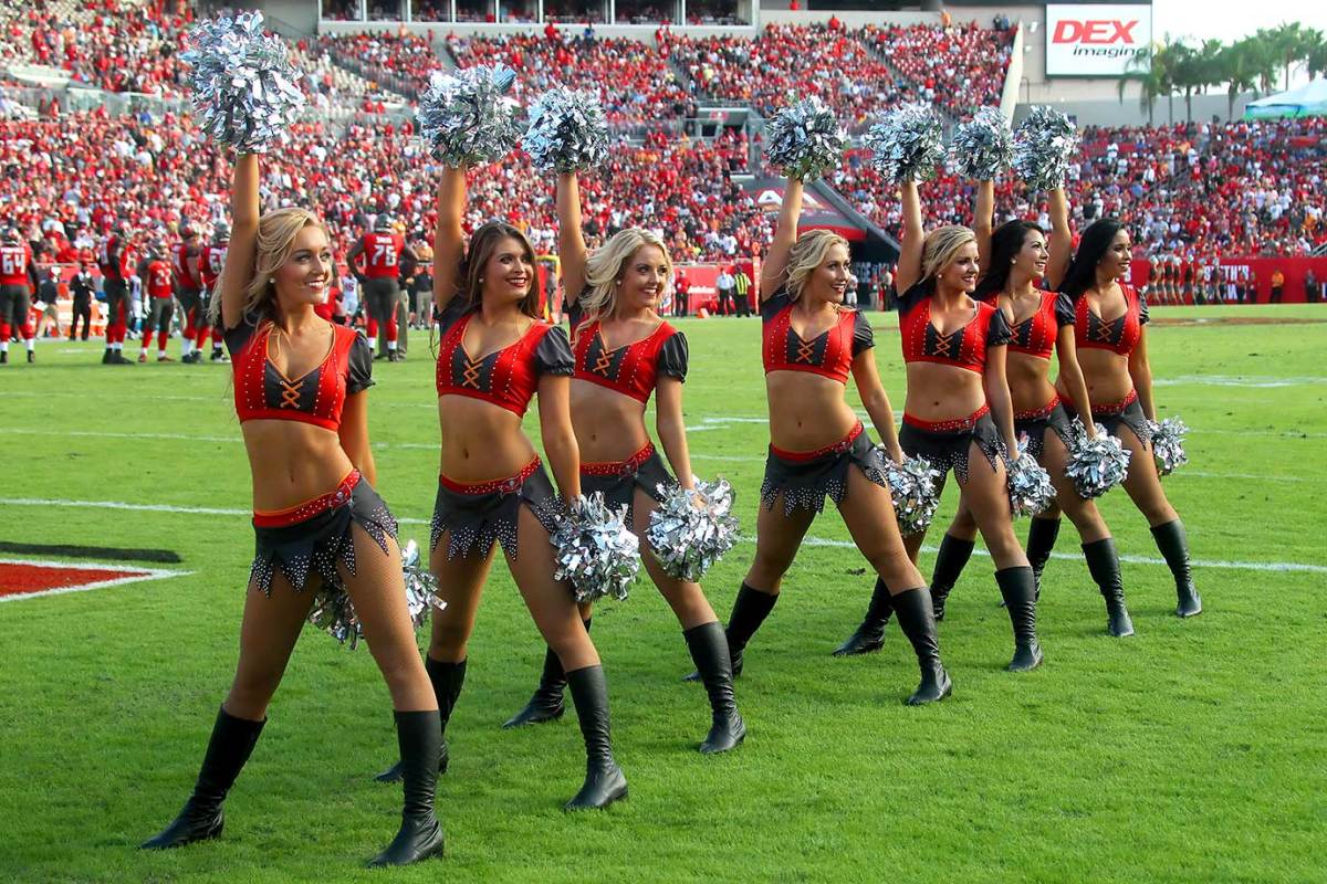 Tampa-Bay-Buccaneers-cheerleaders-357151206003_Falcons_at_Bucs.jpg
