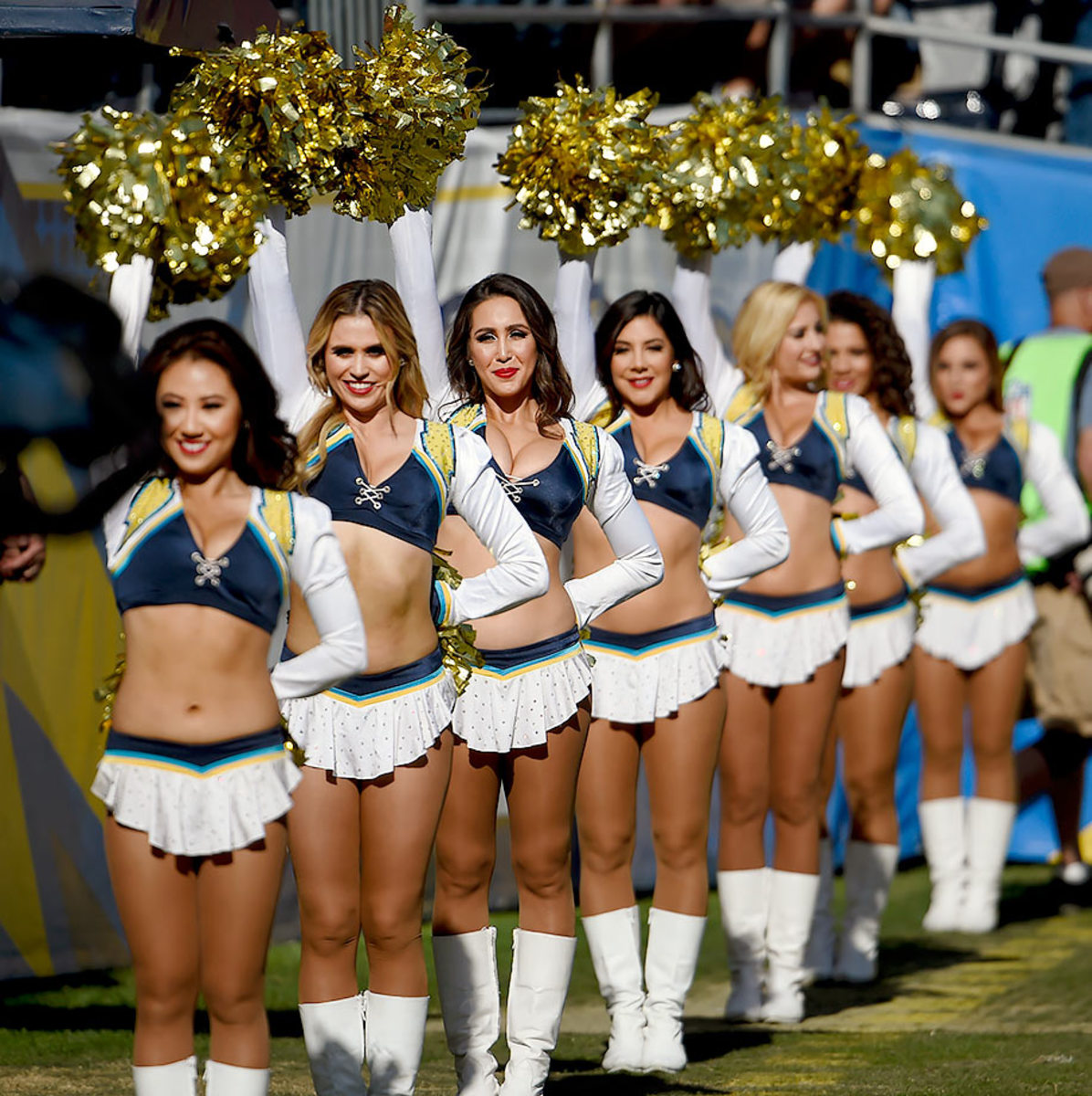 San-Diego-Charger-Girls-cheerleaders-AP_61484515940.jpg