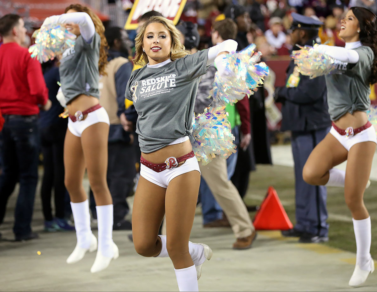Washington-Redskins-cheerleaders-BEA_1506A.jpg