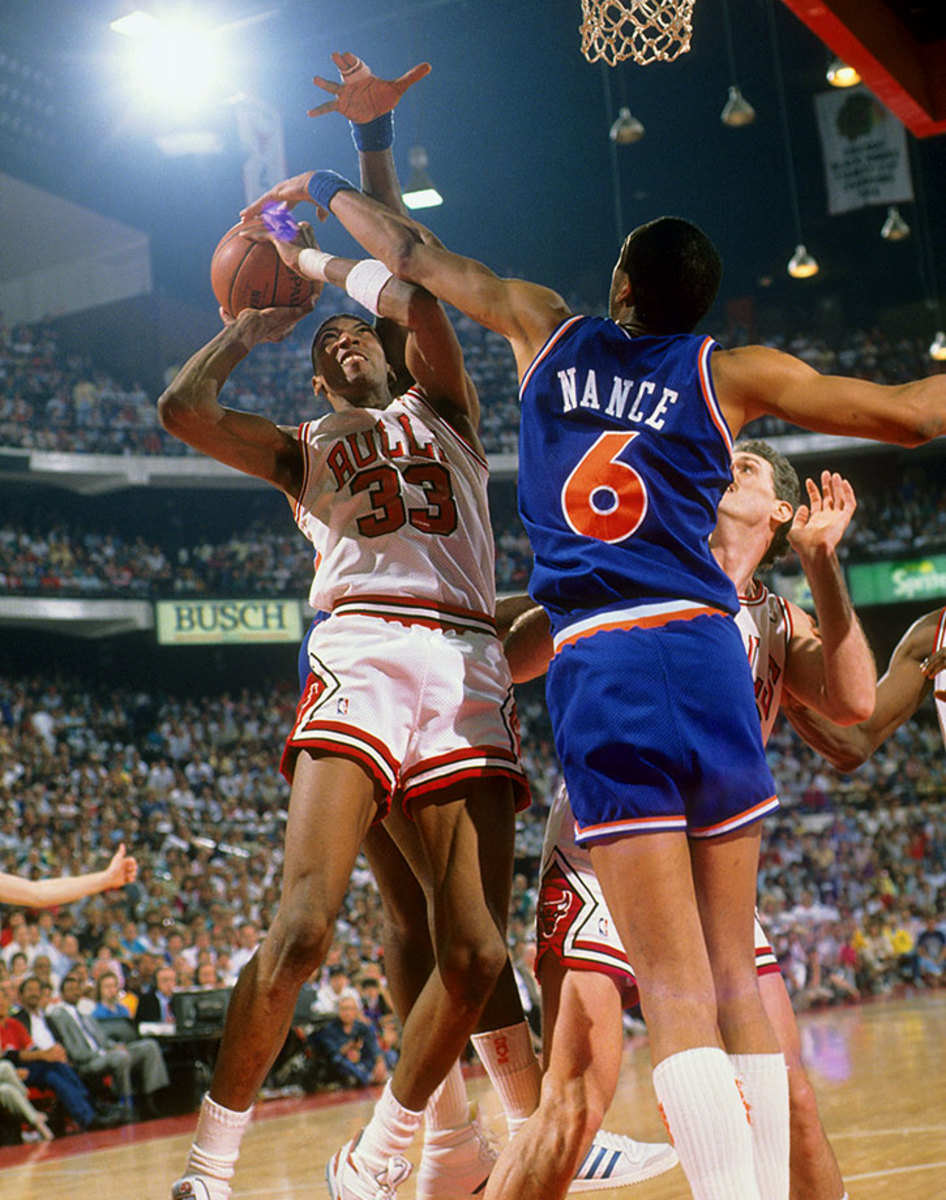 1988-0508-Scottie-Pippen-Larry-Nance-005718018.jpg