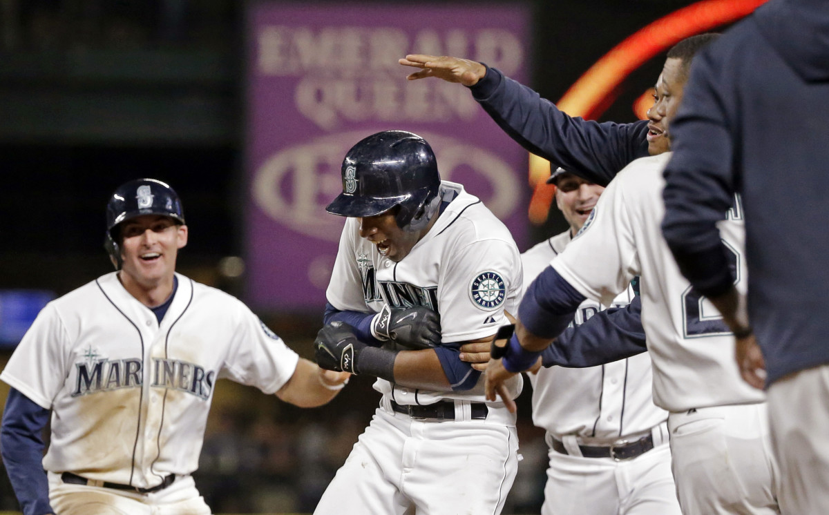 Home teams win all 15 games for first time in MLB history Sports