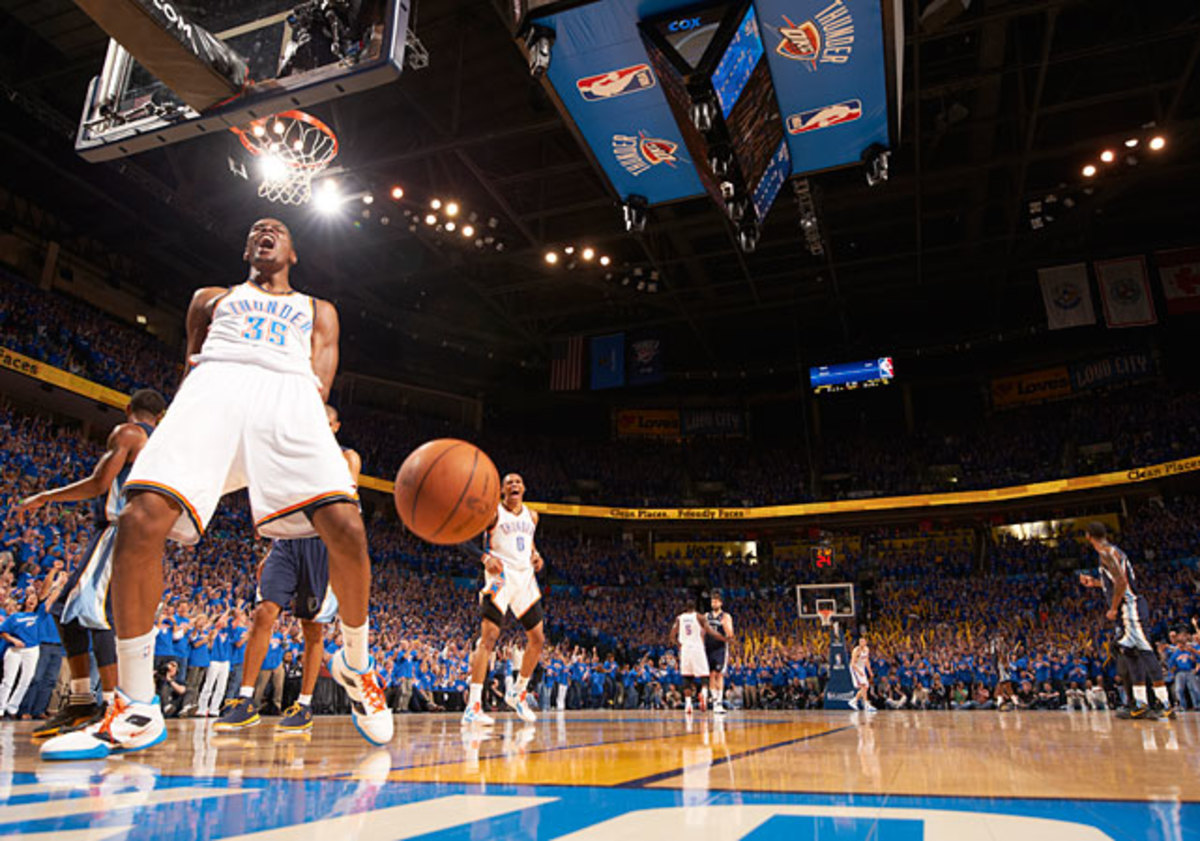 durant-celebrate-dunk.jpg