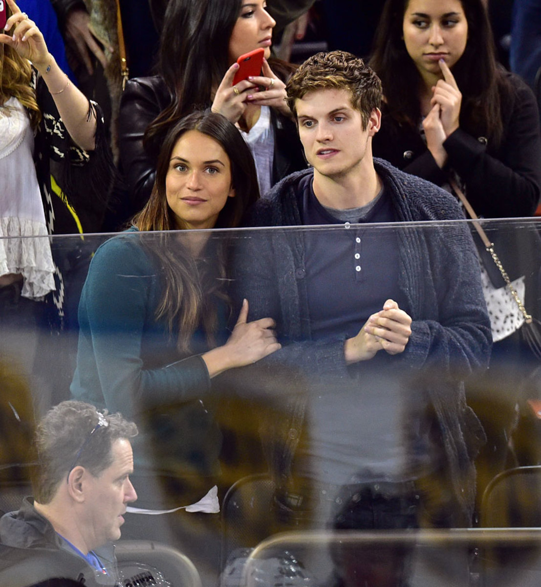 2015-0404-Daniel-Sharman-Asha-Leo.jpg