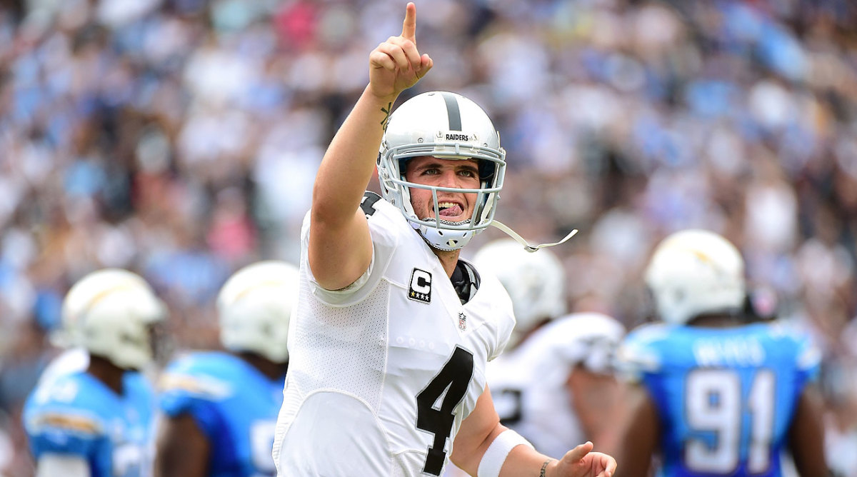 Derek Carr threw for 289 yards and three touchdowns in Oakland's win over San Diego.