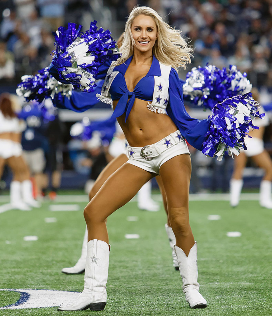 Dallas-Cowboys-cheerleaders-CEY1511086698_Eagles_AT_Cowboys.jpg