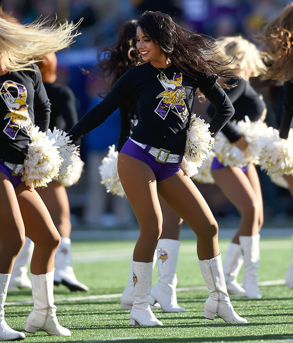 Minnesota-Vikings-cheerleaders-496328716.jpg