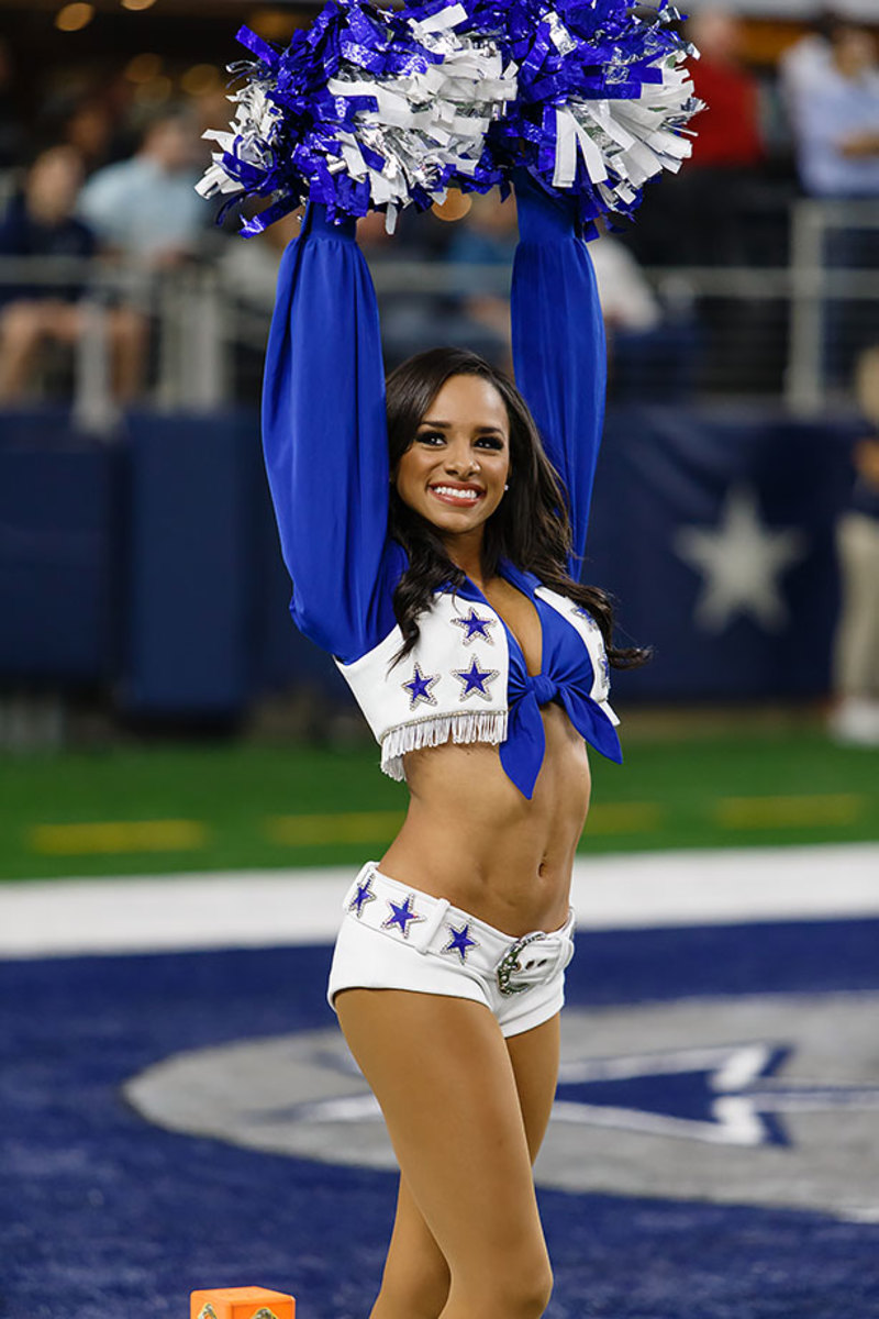 Dallas-Cowboys-cheerleaders-CEY151108208_Eagles_AT_Cowboys.jpg