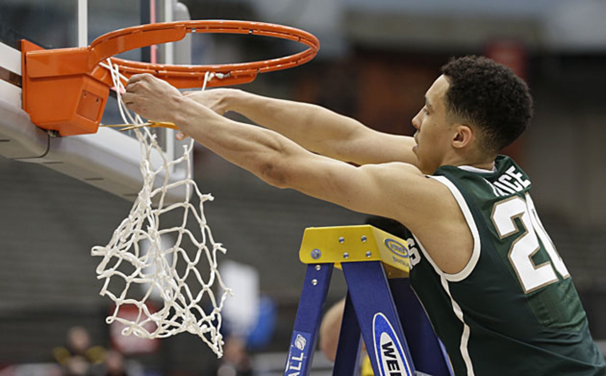 Travis Trice cutting nets