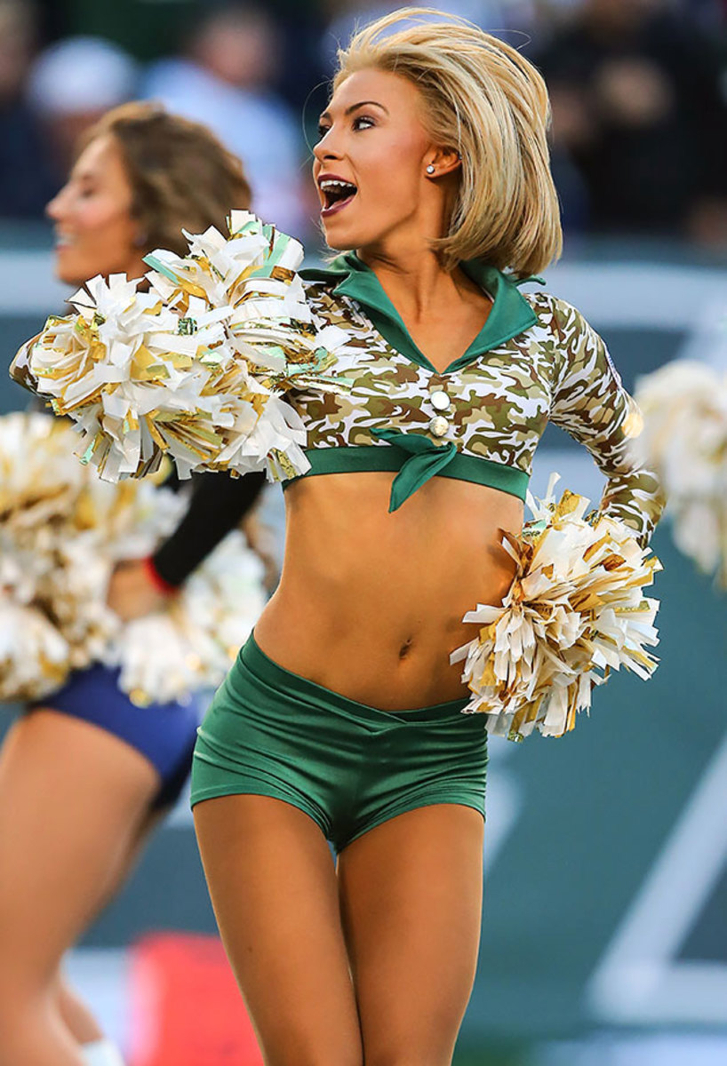 New-York-Jets-Flight-Crew-cheerleaders-CGV11081579_Jets_Jaguars.jpg