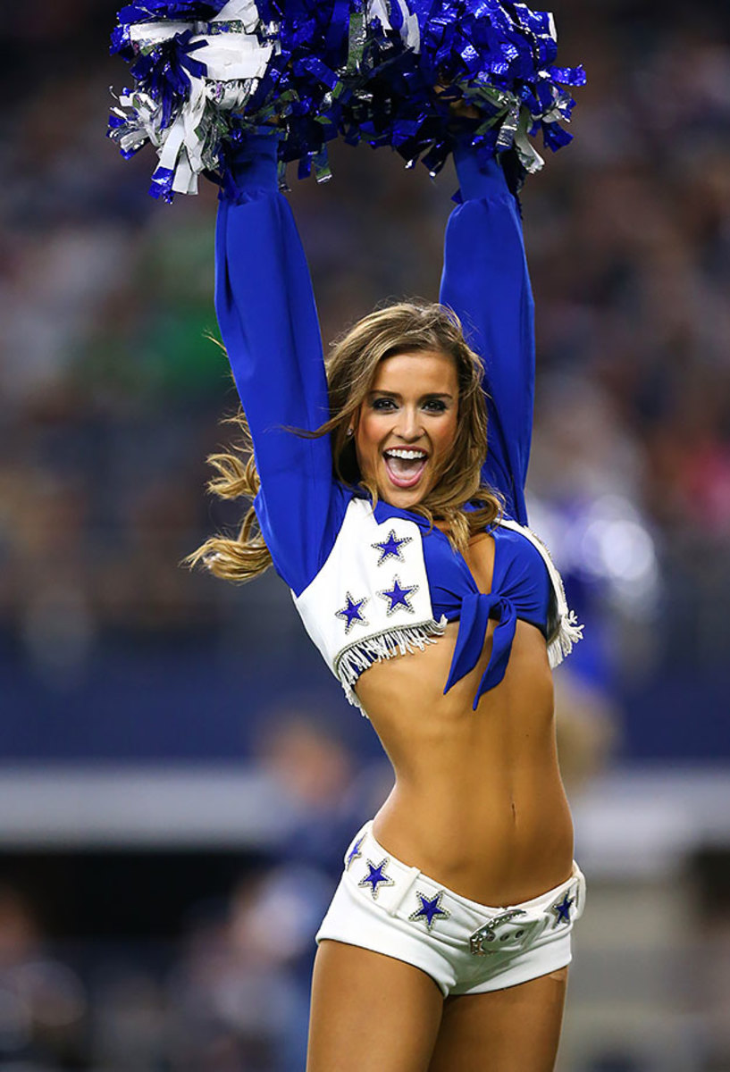 Dallas-Cowboys-cheerleaders-496337886.jpg