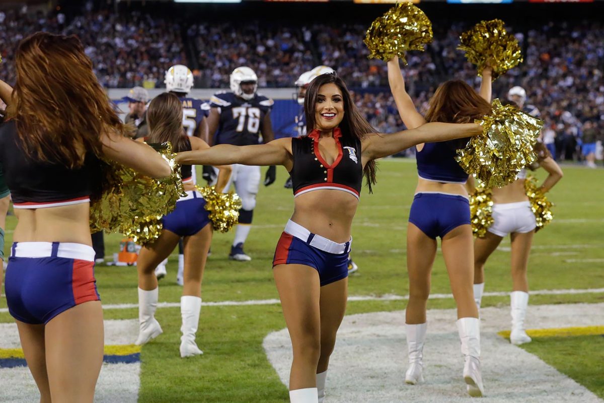 San-Diego-Charger-Girls-cheerleaders-AP_527658411703.jpg