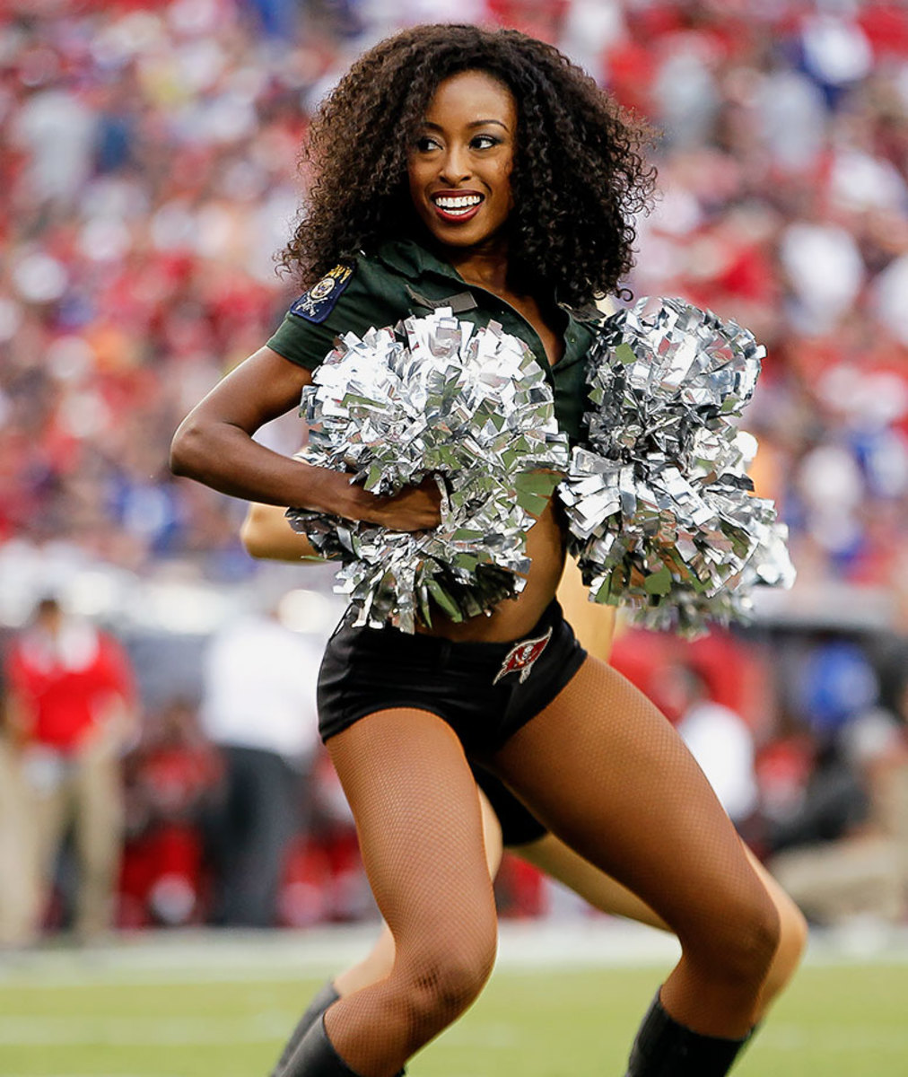 Tampa-Bay-Buccaneers-cheerleaders-GettyImages-496363846_master.jpg