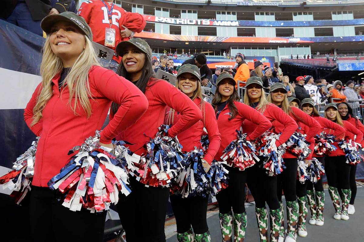 New-England-Patriots-cheerleaders-AP_843736639384.jpg