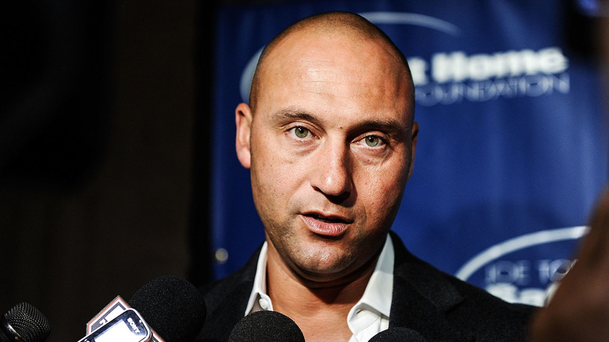 Derek Jeter addresses gift bag rumors with Joe buck Sports Illustrated