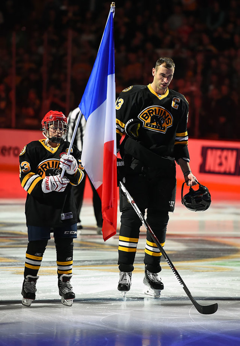 Boston-Bruins-Zdeno-Chara-kids-captain-honor-Paris-victims.jpg