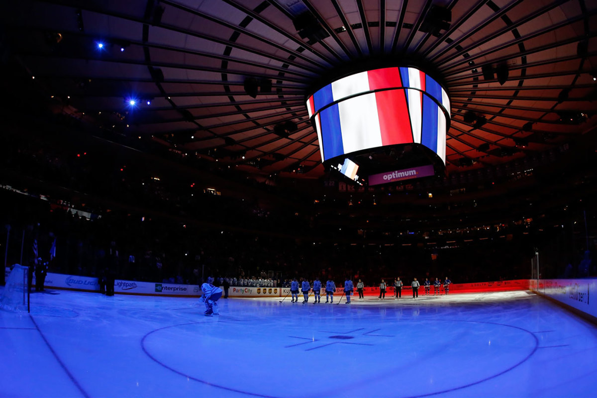 New-York-Rangers-Toronto-Maple-Leafs-honor-Paris-victims.jpg