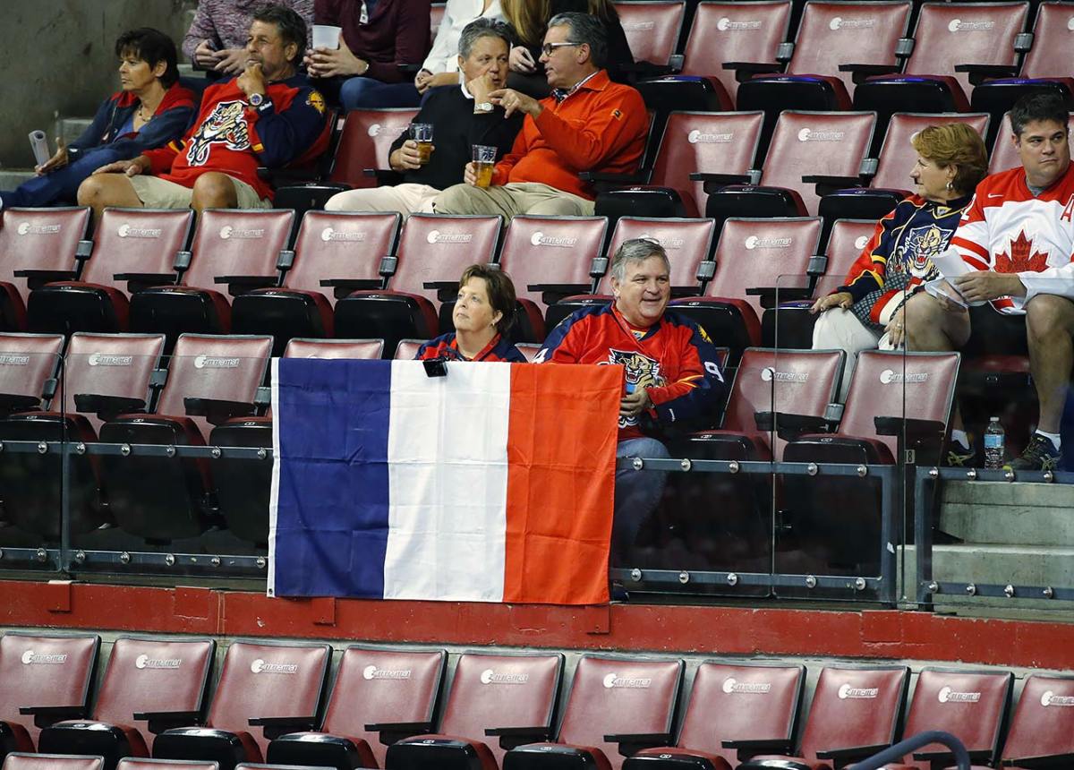 Florida-Panthers-fans-French-flag.jpg