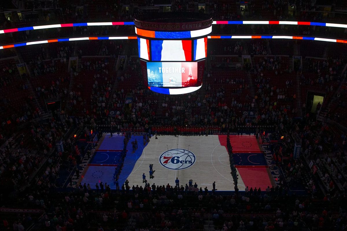 Philadelphia-76ers-Dallas-Mavericks-honor-Paris-victims.jpg